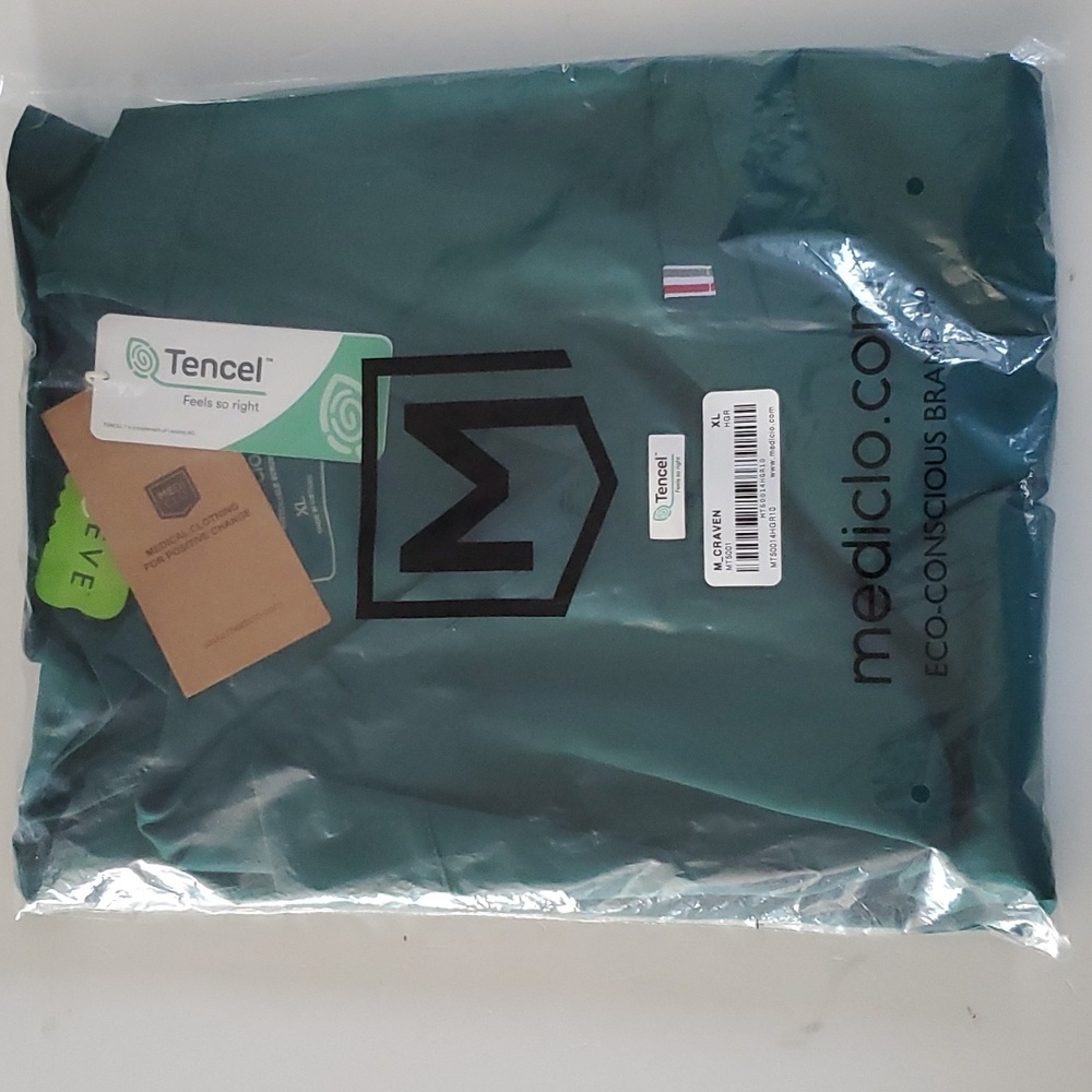 Men's TENCEL  crevan essential scrub top new